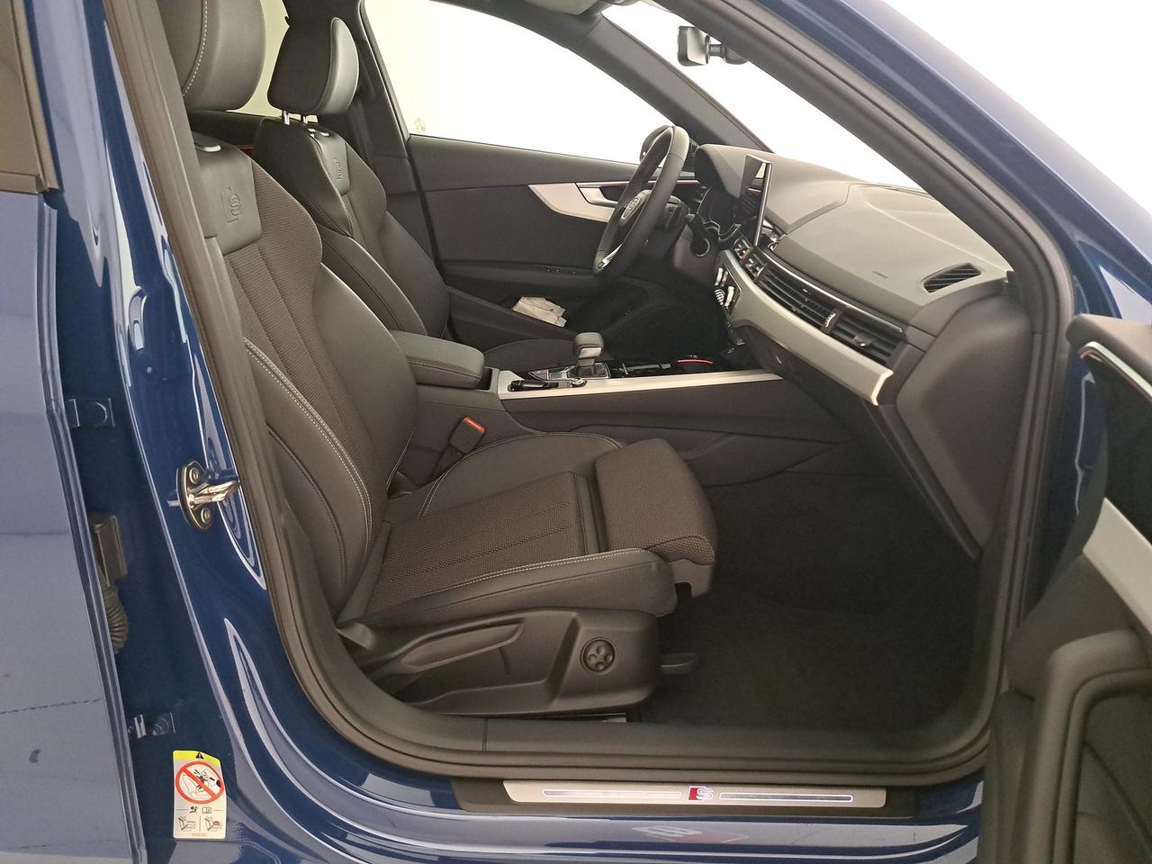 Audi A4 avant 40 2.0 tdi mhev s line edition 204cv s-tronic