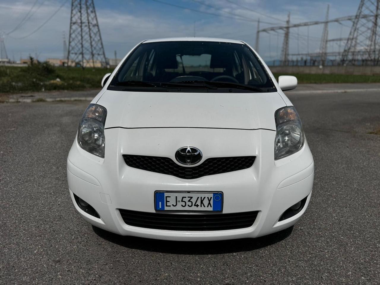 Toyota Yaris 1.0 5 porte Sol