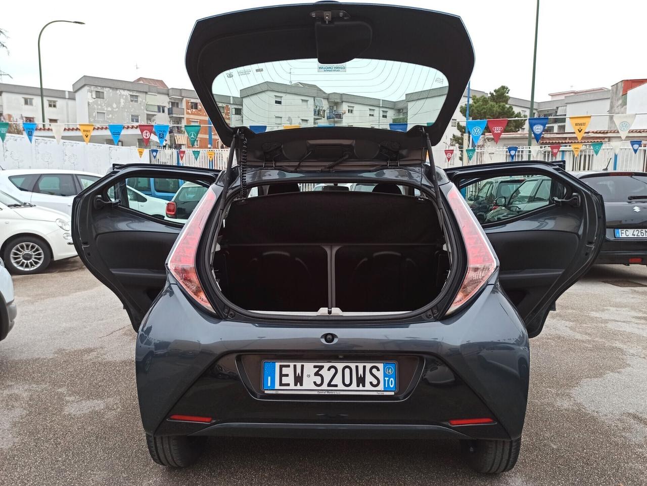 Toyota Aygo 1.0 VVT-i 69 CV 5 porte x-wave