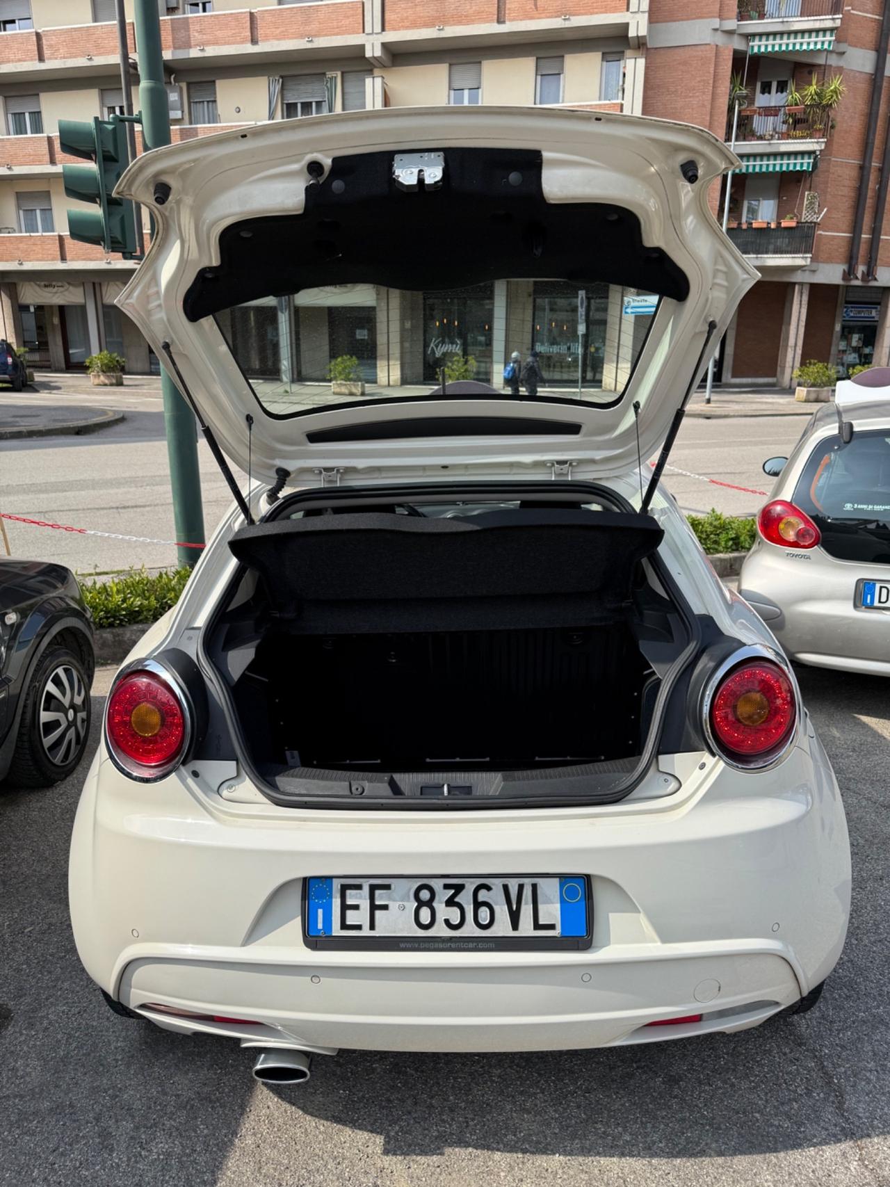 Alfa Romeo MiTo 1.3 JTDm-2 95 CV S&S Distinctive