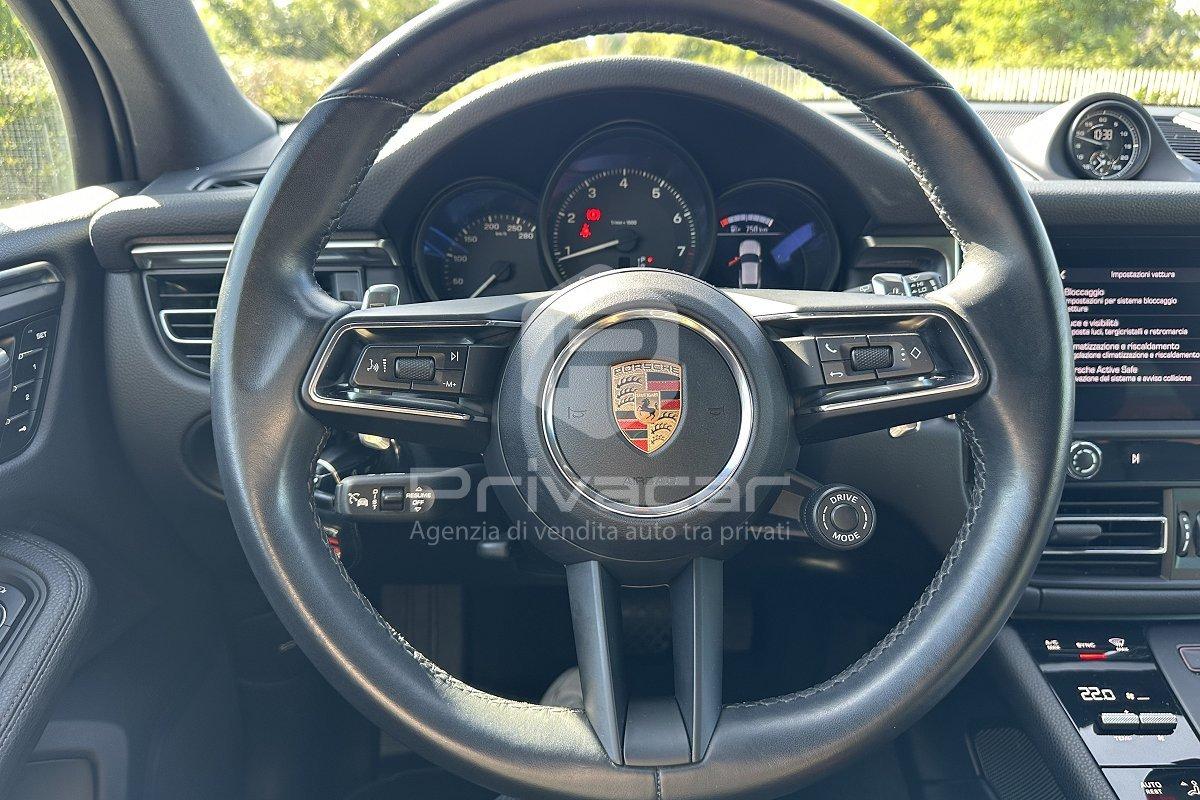 PORSCHE Macan 2.0
