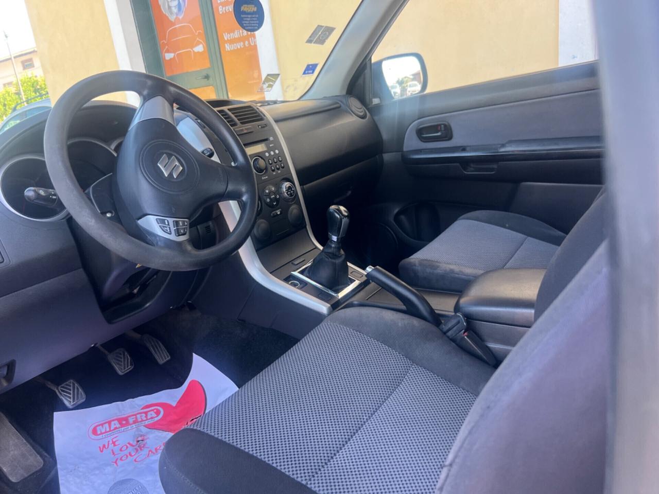 Suzuki Grand Vitara 1.6 16V 3 porte 4x4 gommato e tagliandato