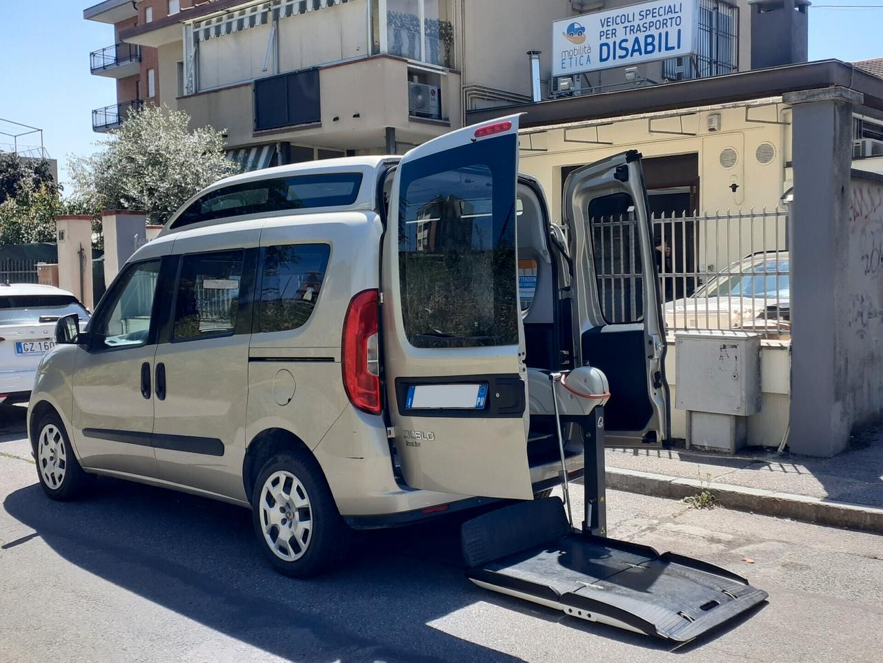 Fiat Doblo trasporto disabili benzina 47.988 KM!!