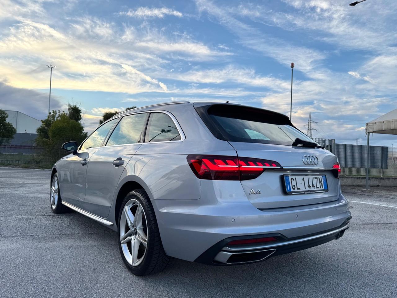 AUDI A4 Avant 2.0 Tdi Advanced - Virtual Matrix 18