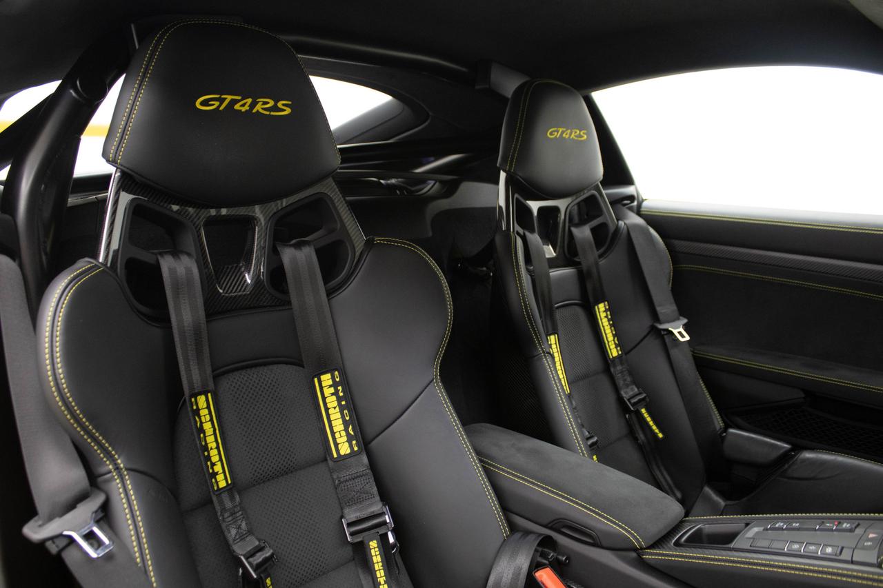 PORSCHE 718 CAYMAN 4.0 GT4 RS