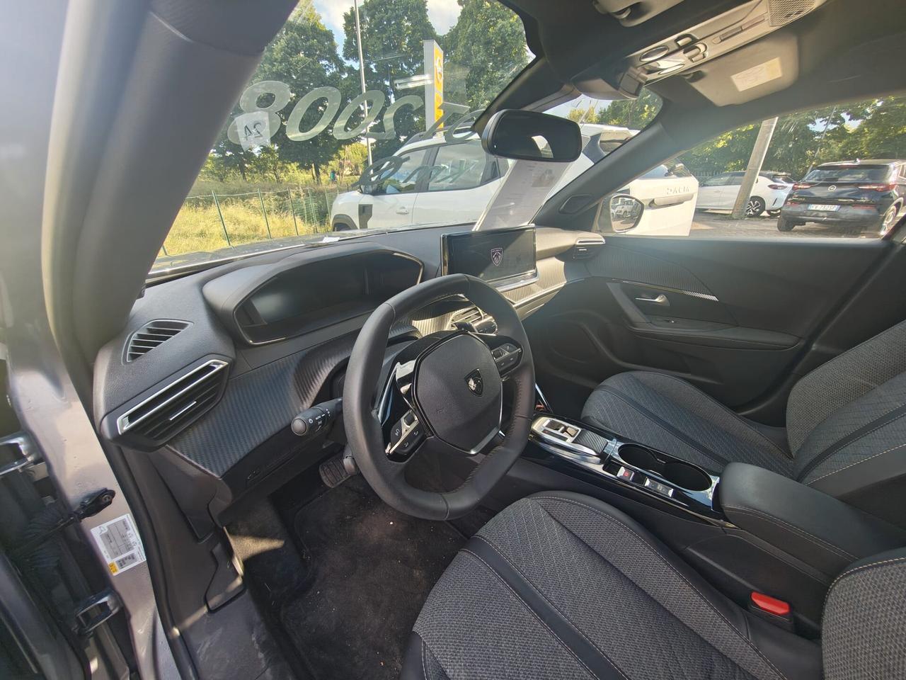 Peugeot 2008 PureTech 130 S&S EAT8 Allure