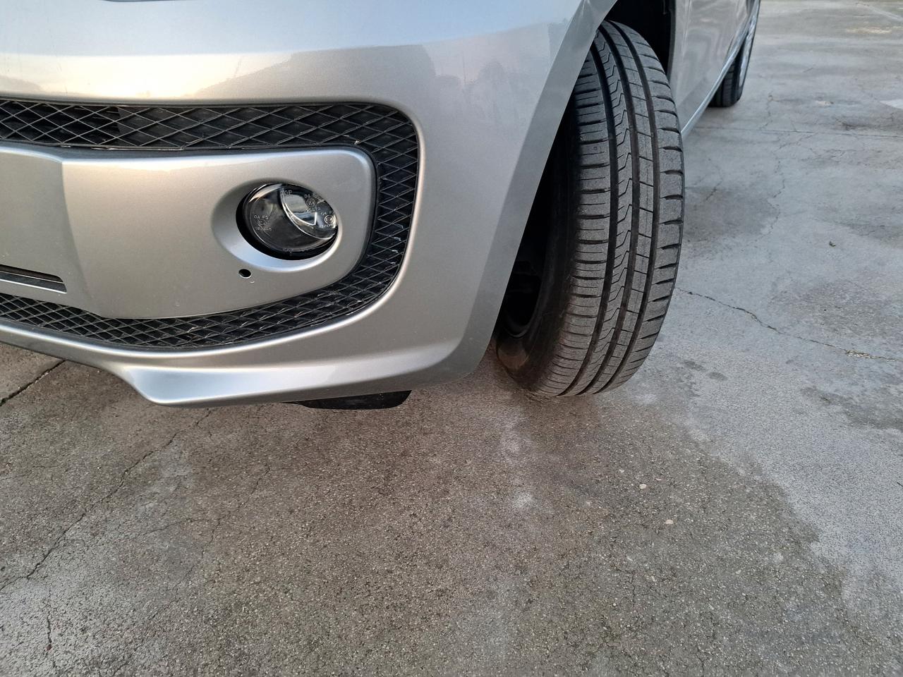 VOLKSWAGEN UP - 2013 1.0 BENZINA/METANO 5 PORTE