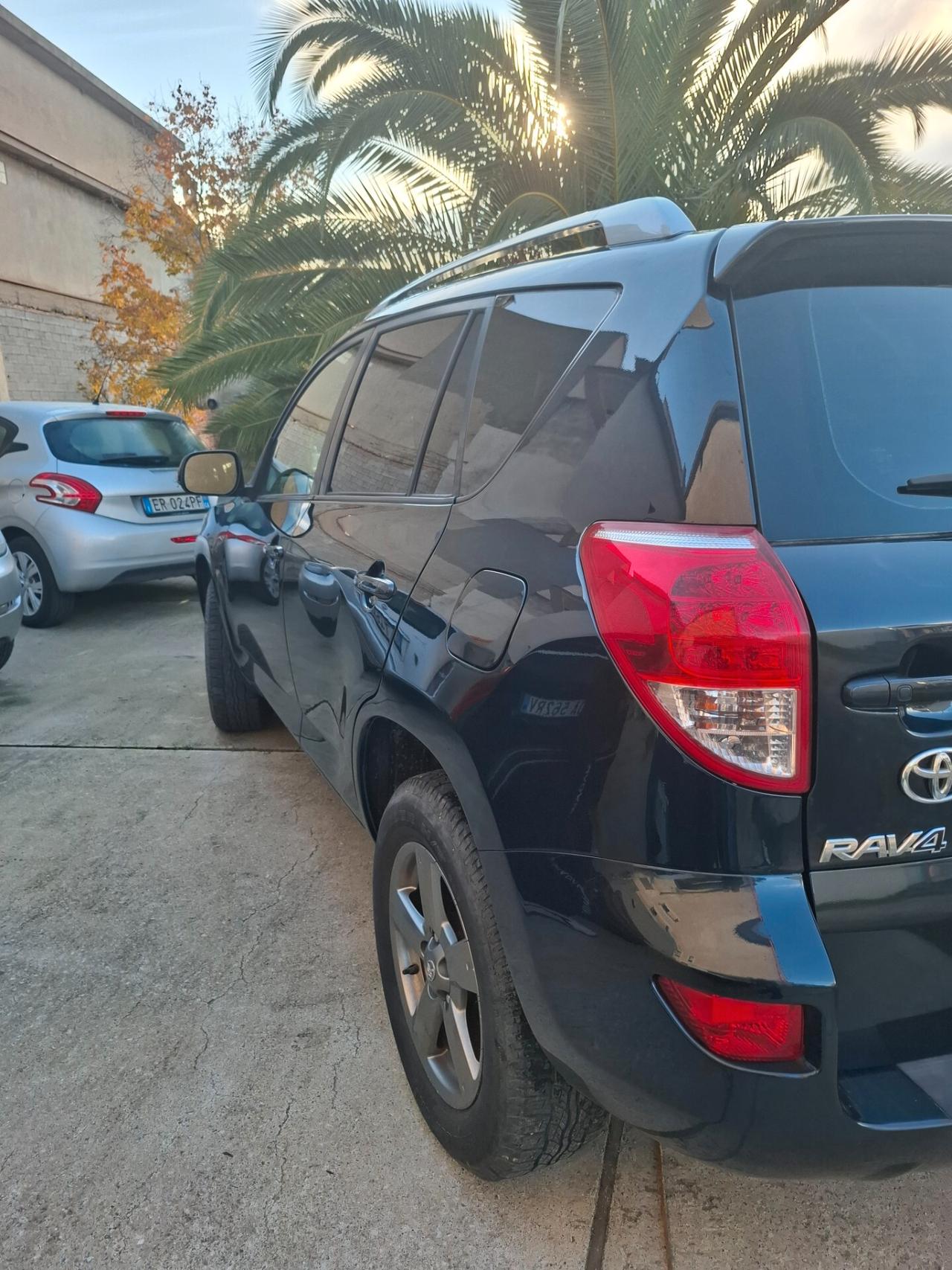 Toyota RAV 4 RAV4 Crossover 2.2 D-4D 150 CV Lounge