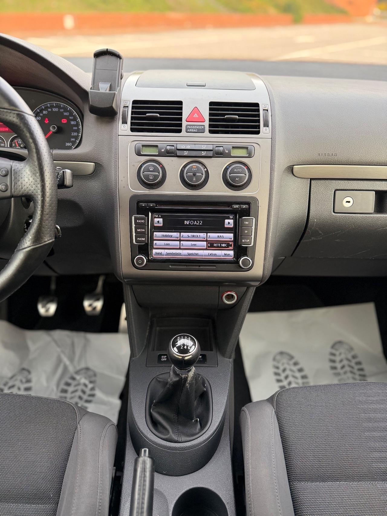 Volkswagen Touran 2.0 TDI 170 CV R LINE 7 POSTI