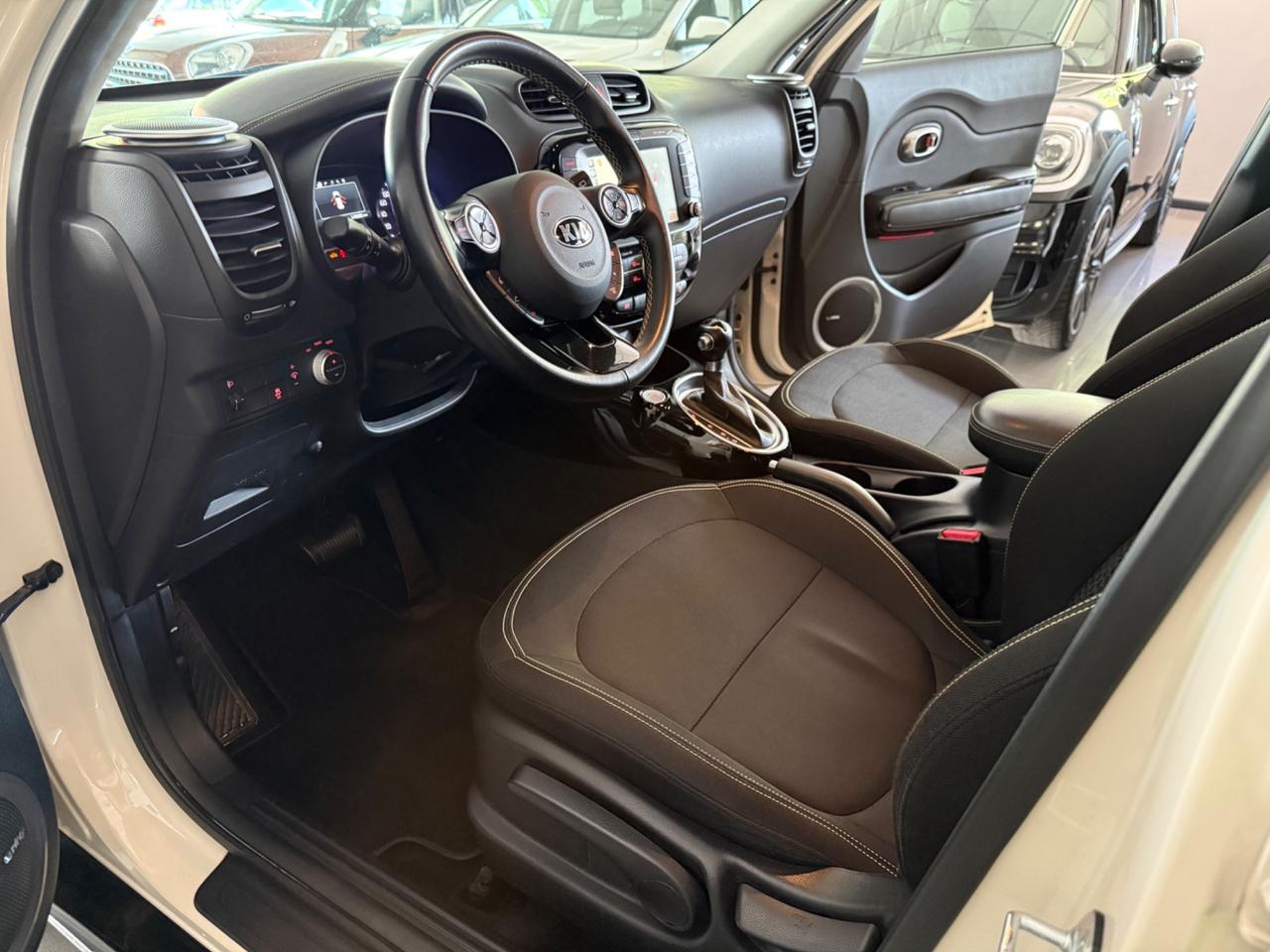 Kia Soul 1.6 crdi 16v Your 128cv AUTO ! NEOPATENTATI !!