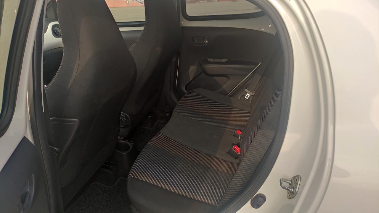 Peugeot 108 1.2 Benzina 5 porte TETO APRIBILE NEOPATENTATI - 2014