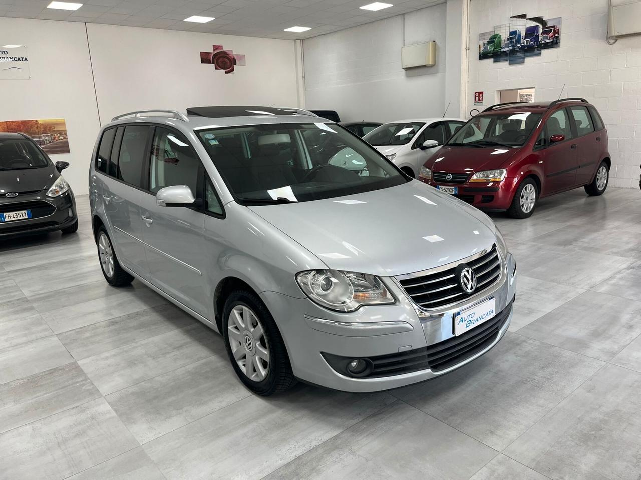 Volkswagen Touran 2.0 tdi 7 POSTI
