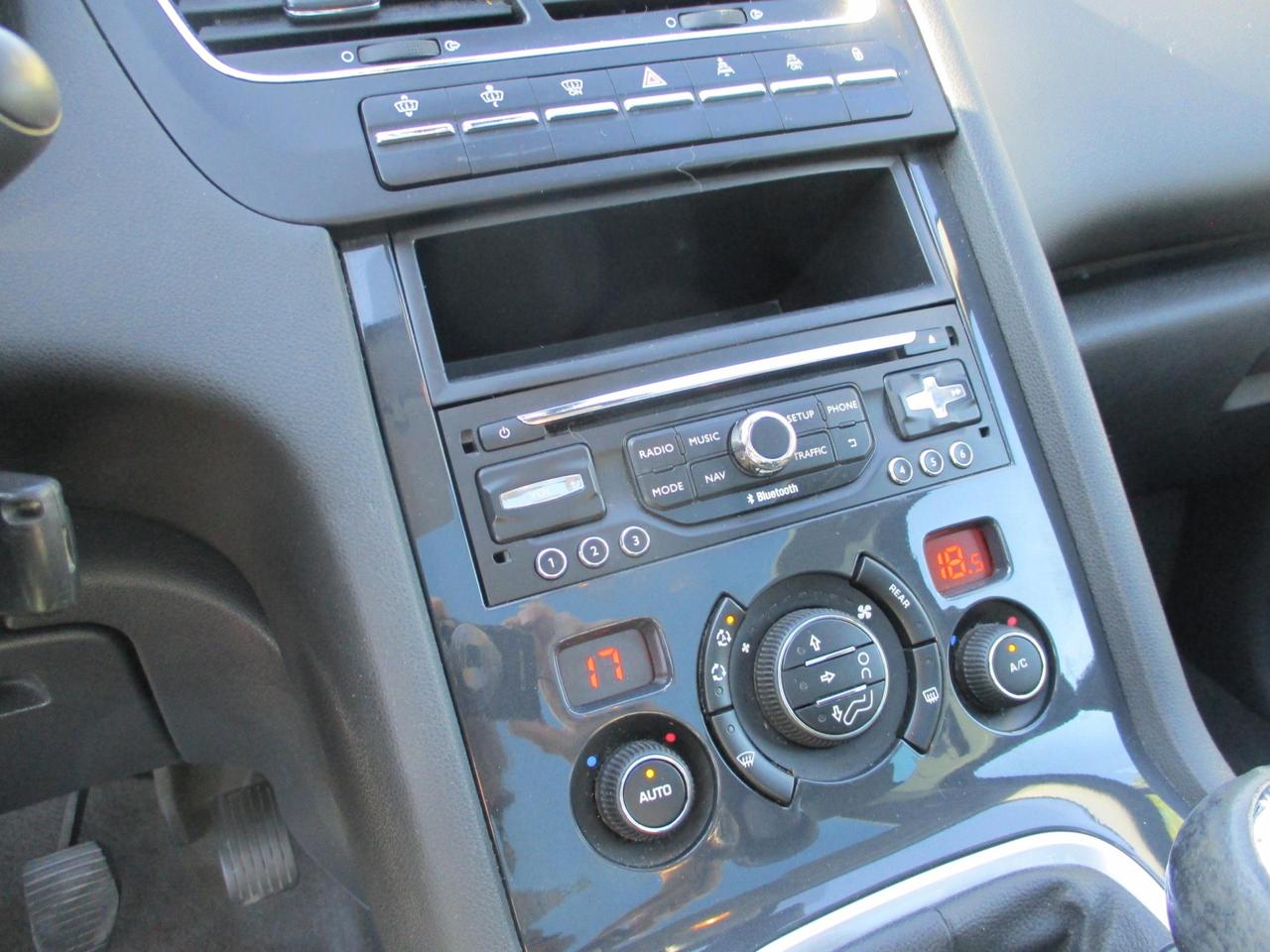 Peugeot 5008 5008 1.6 hdi 8v Business 115cv TETTO/Navi/7 Posti