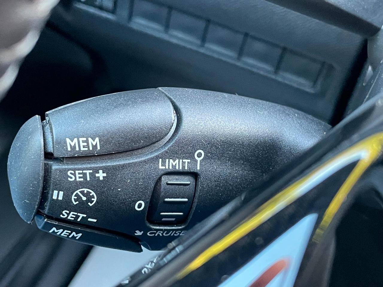 Peugeot 208 PureTech 100 Stop&Start 5 porte Allure 2024