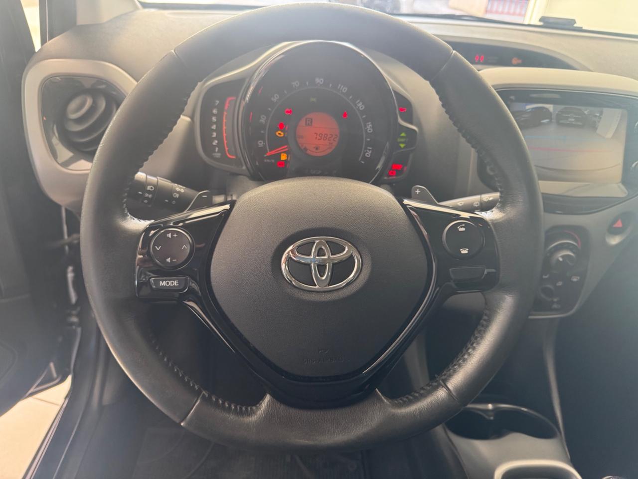 Toyota Aygo 1.0 VVT-i 69 CV 5 porte x-business MMT