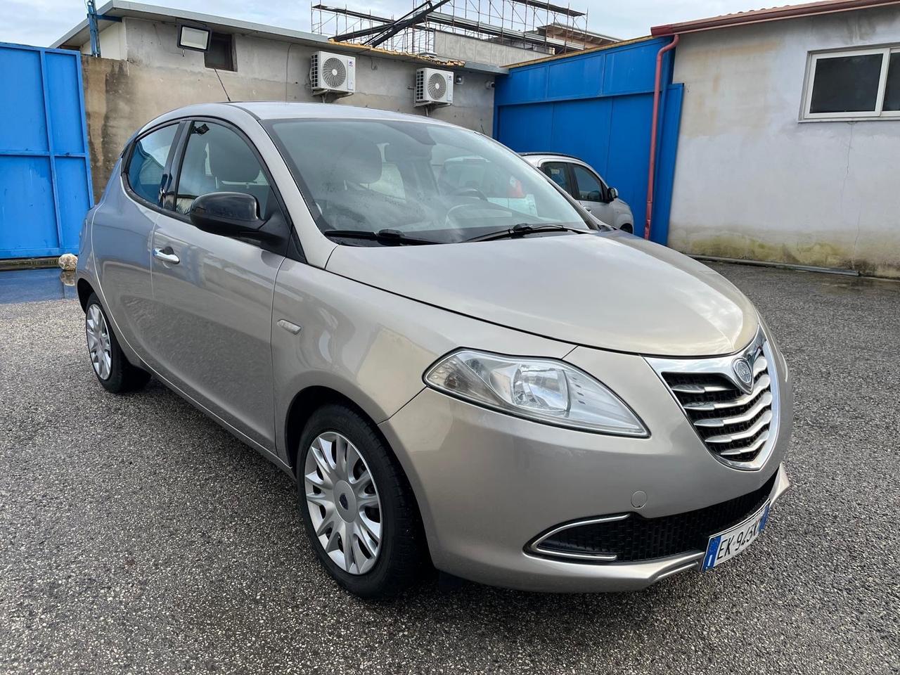 Lancia y 5P-1.2 gpl-km 130000-full-11/2011