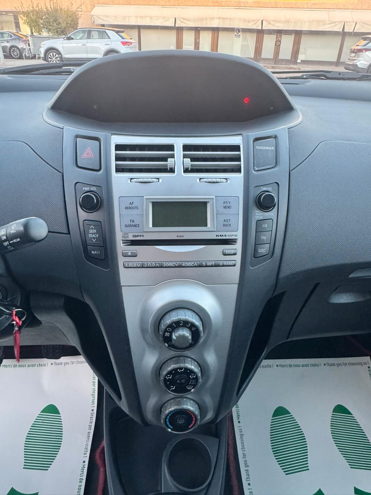 Toyota Yaris 1.0 5 porte Now