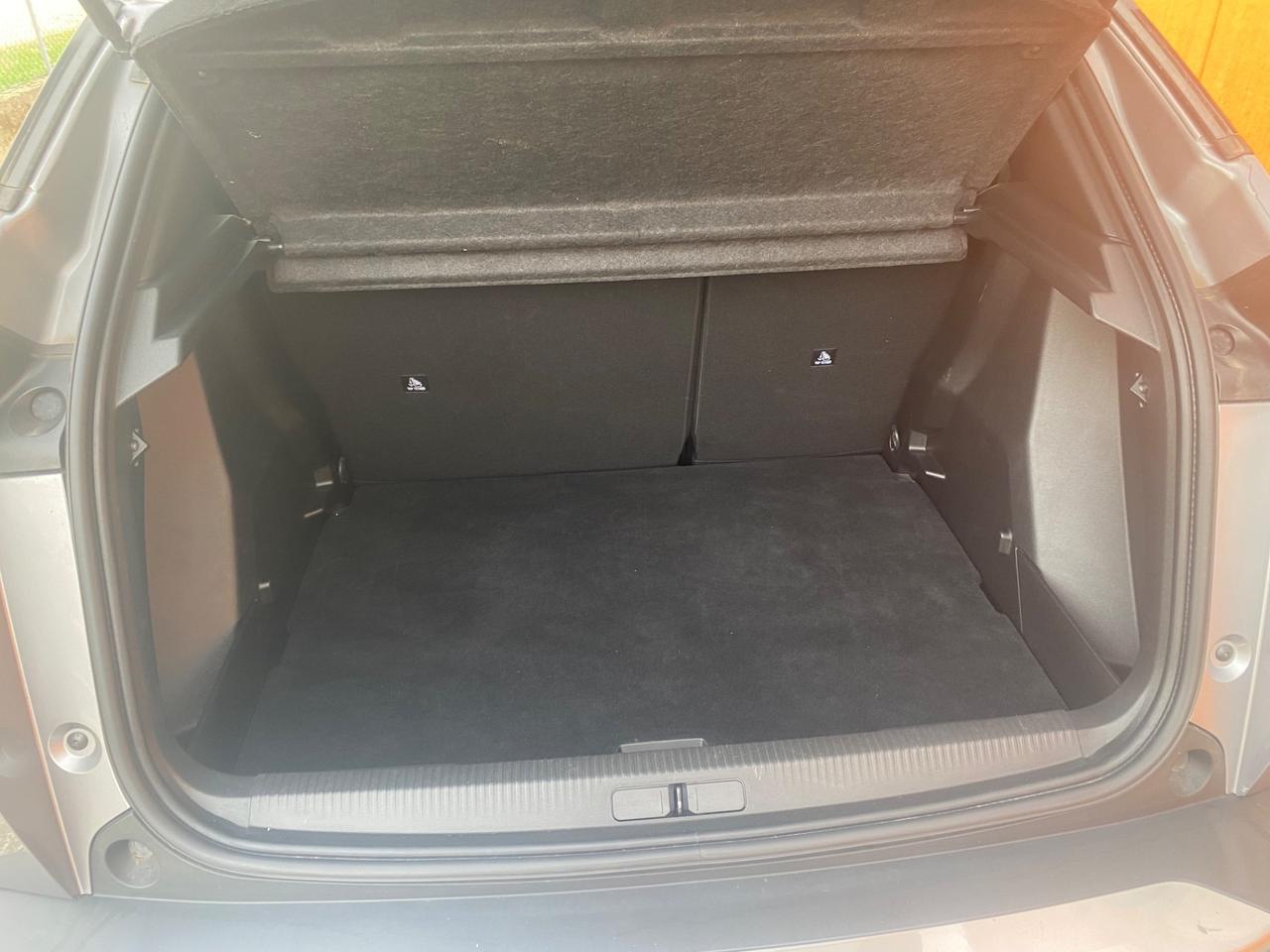 Peugeot 2008 Allure 2023 automatica