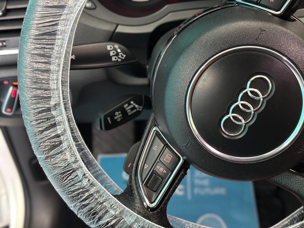 Audi Q3 2.0 tdi 177 CV s-line permute