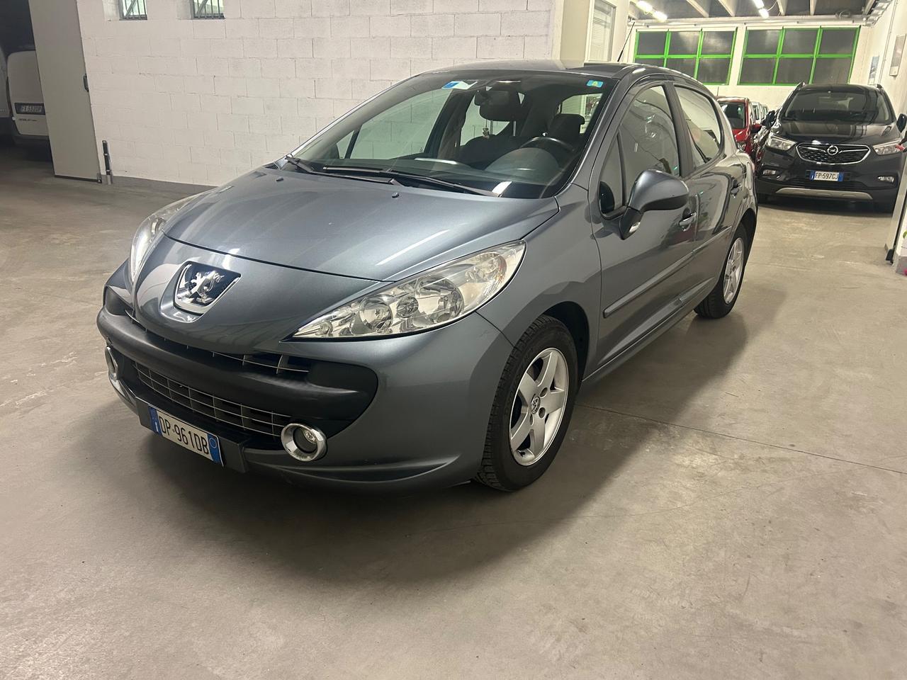 Peugeot 207 1.4 VTi 95CV 5p. XS Easy