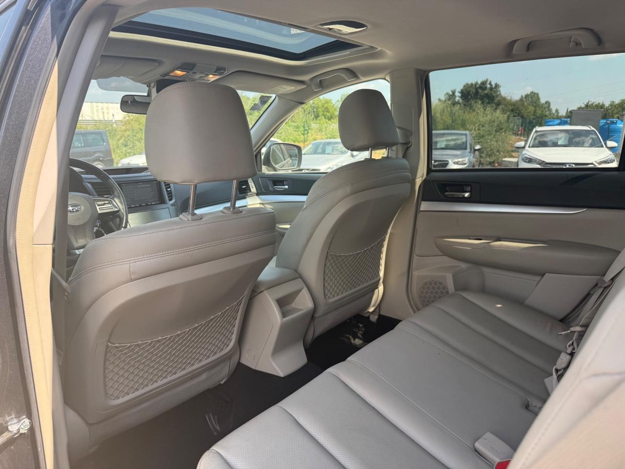 Subaru OUTBACK 2.0D Trend Leather