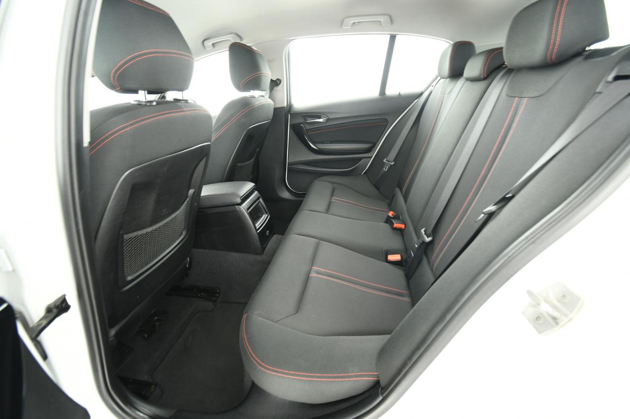 BMW 118d Sport 5p auto LED+C17"