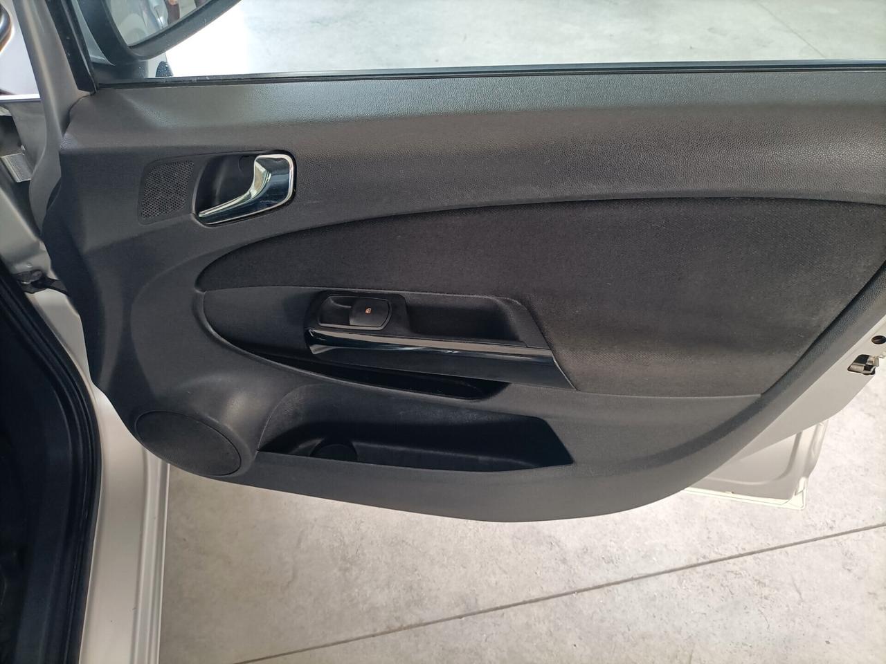 Opel Corsa 1.3 CDTI 95CV F.AP. 5 porte Cosmo - 10/2011