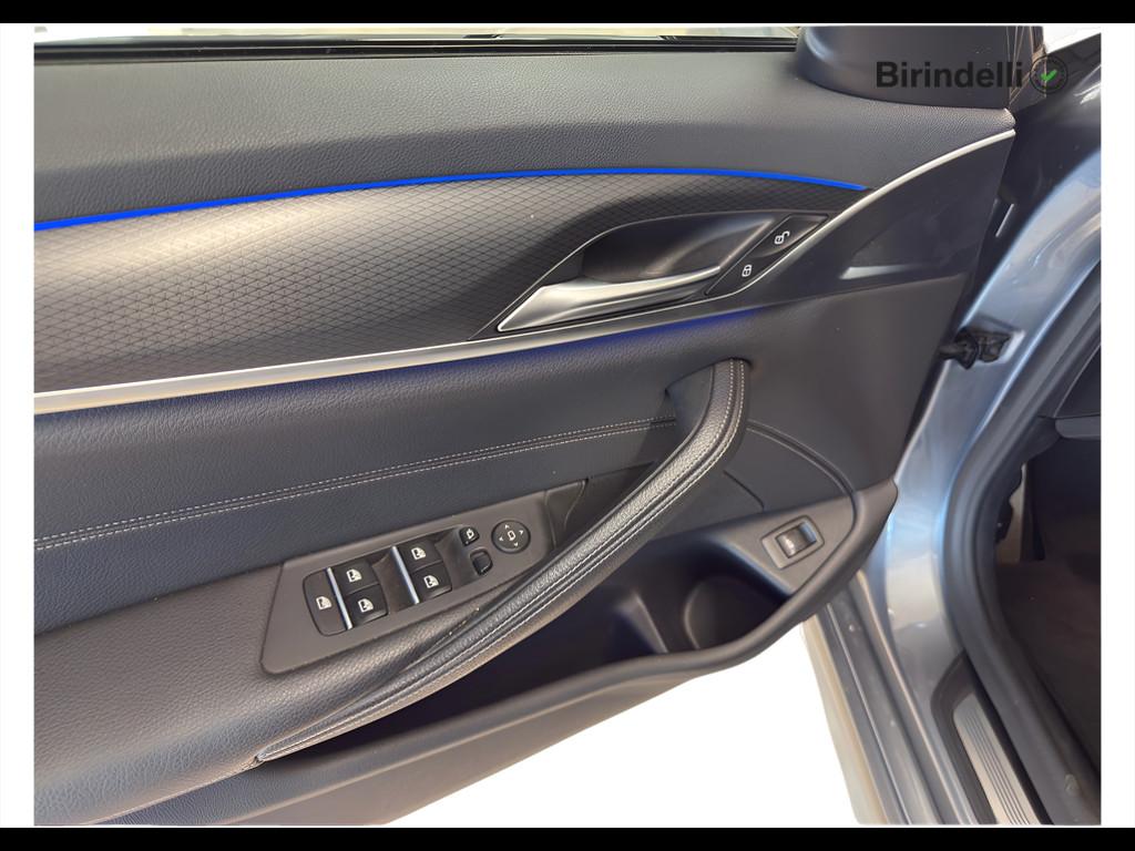BMW Serie 5(G30/31/F90) - 520d 48V xDrive Touring Msport