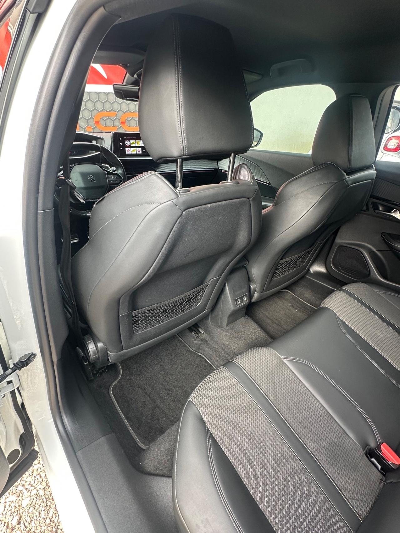 Peugeot 2008 BlueHDi 130 S&S EAT8 GT Line