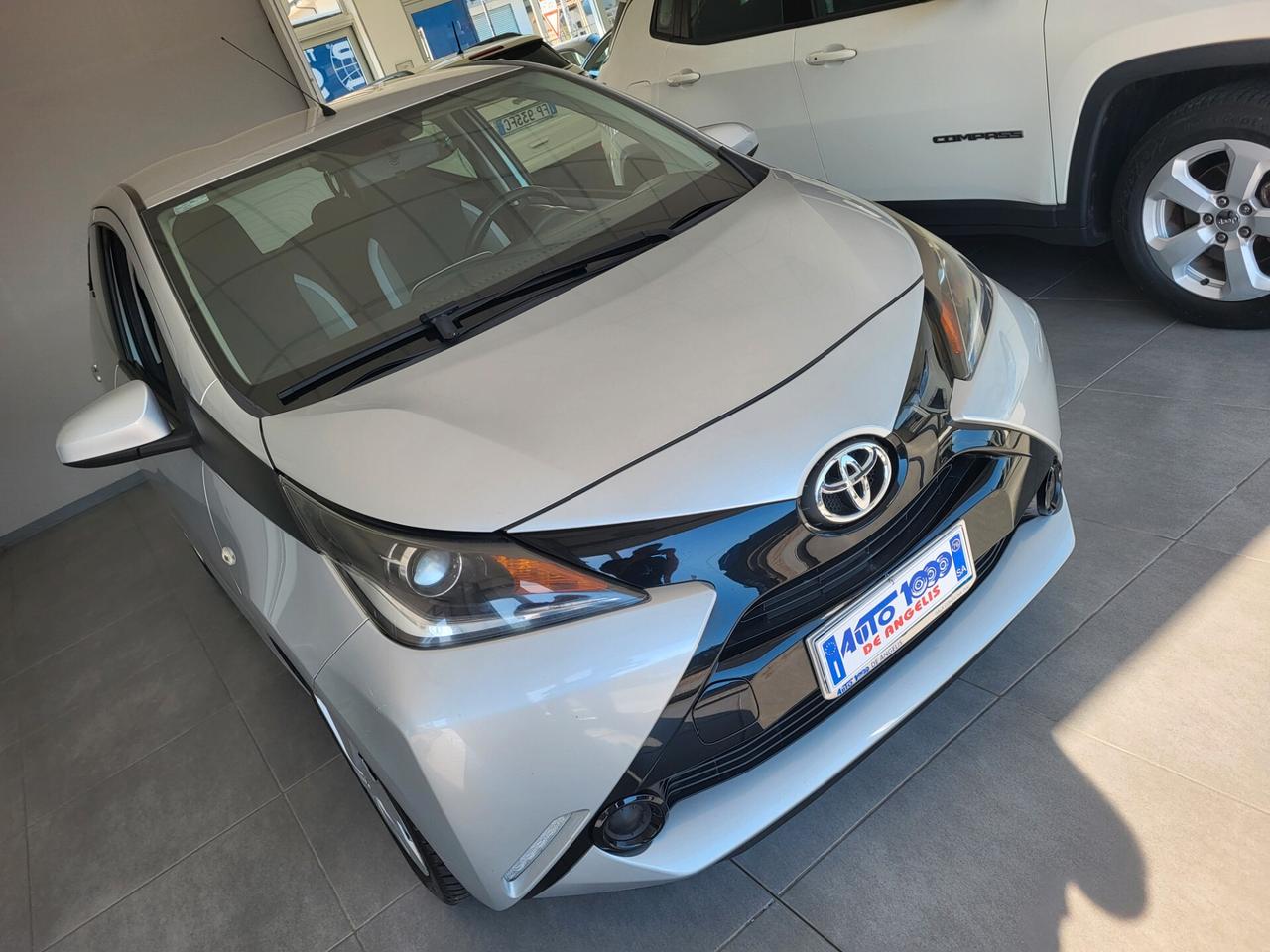 Toyota Aygo 1.0 VVT 5 PORTE X-PLAY *** RETROCAMERA -CRUISE CONTROL ***