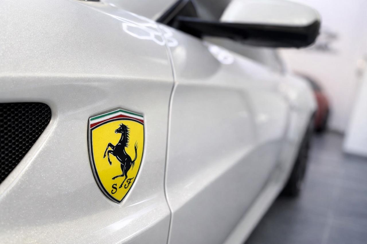 Ferrari FF 2012 Tailor Made – Full Optional – Bianco Perla – Tagliandi Ferrari