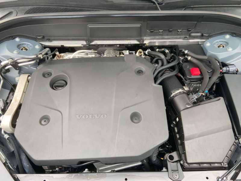 VOLVO XC60 2.0 b4 R-DeSiGn AwD AuTo