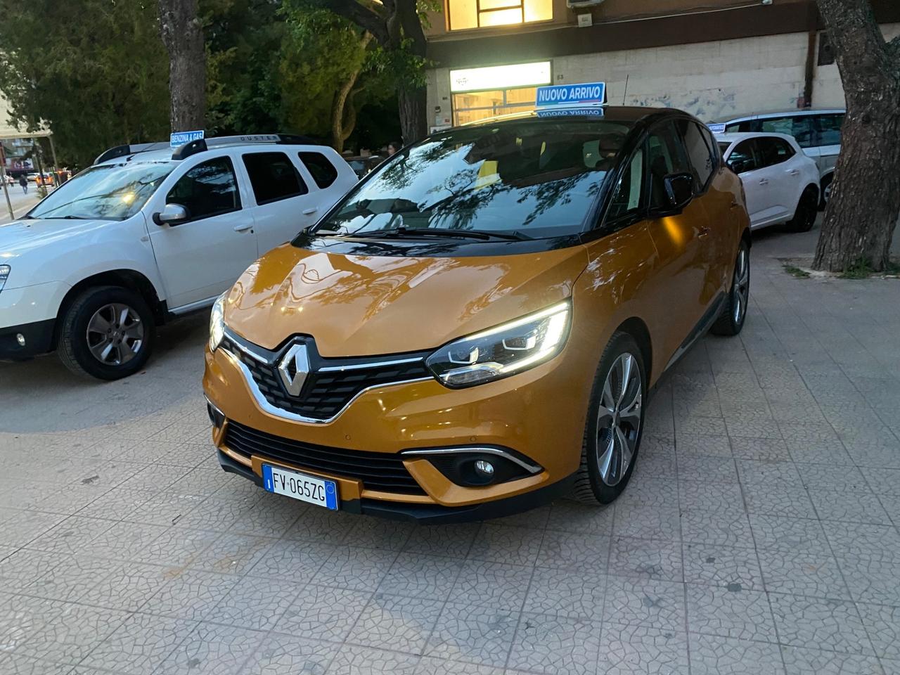 Renault Scenic Scénic Blue dCi 120 CV EDC Intens