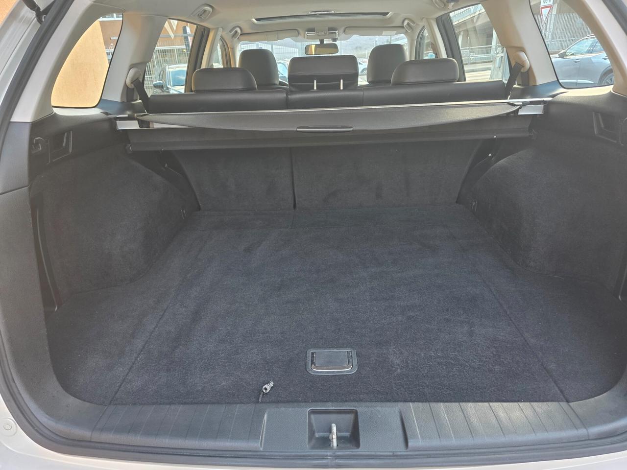 Subaru OUTBACK 2.0D CVT Trend Lineartronic