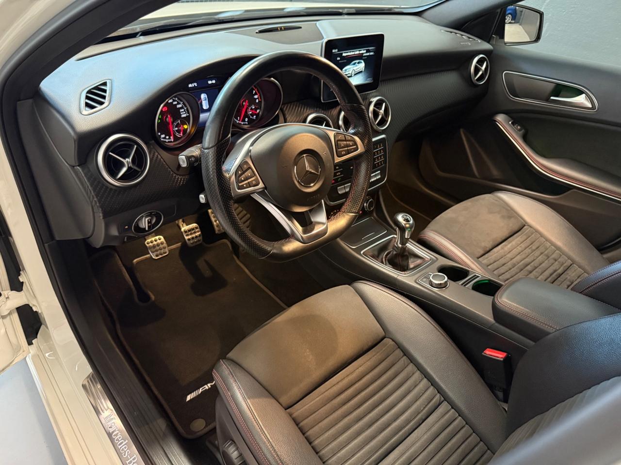 Mercedes-benz A 180 Premium Amg Night Edition