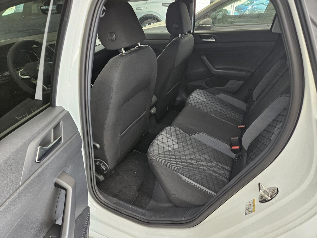 Volkswagen Taigo 1.0 TSI 115 CV DSG R-Line
