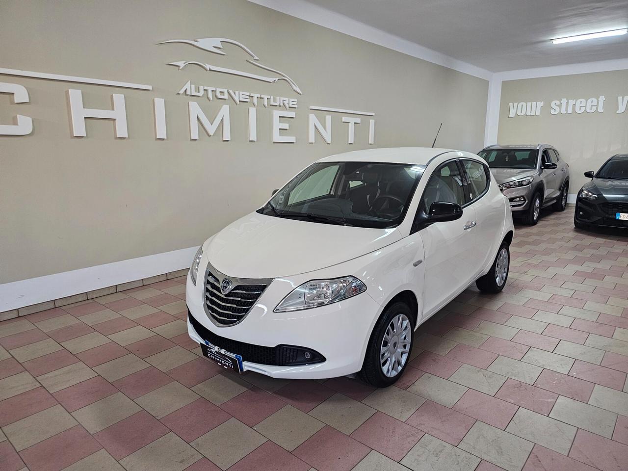Lancia Ypsilon 0.9 TwinAir 85 CV 5 porte Metano Ecochic Gold