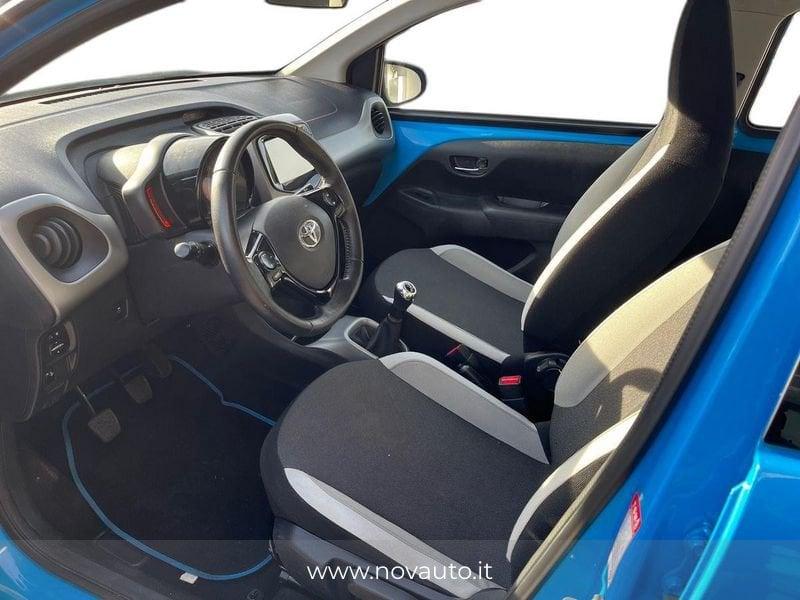 Toyota Aygo Aygo 5p 1.0 x-play my15