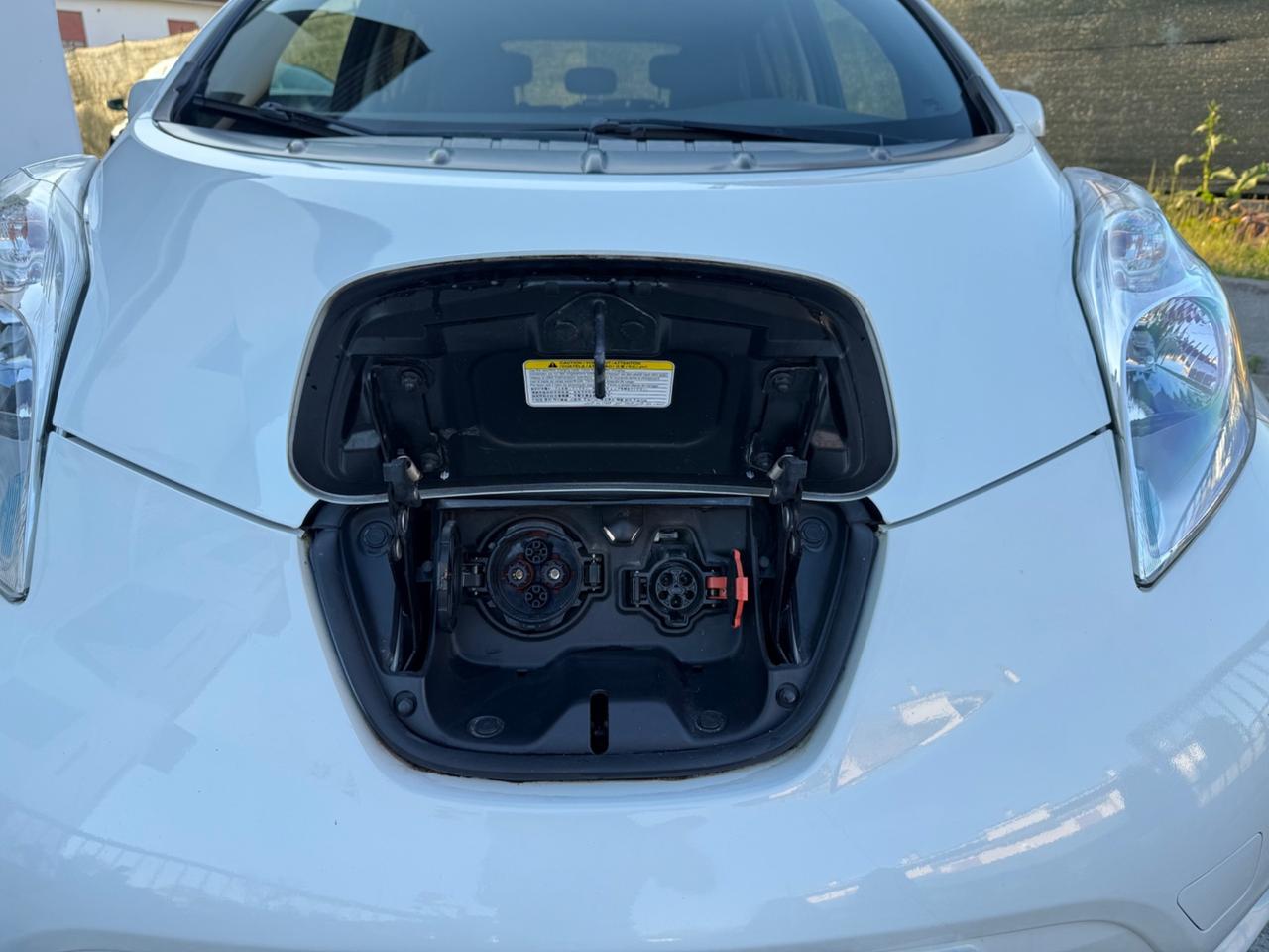 Nissan Leaf Tekna 30KWh Solar pack Spoiler 2016