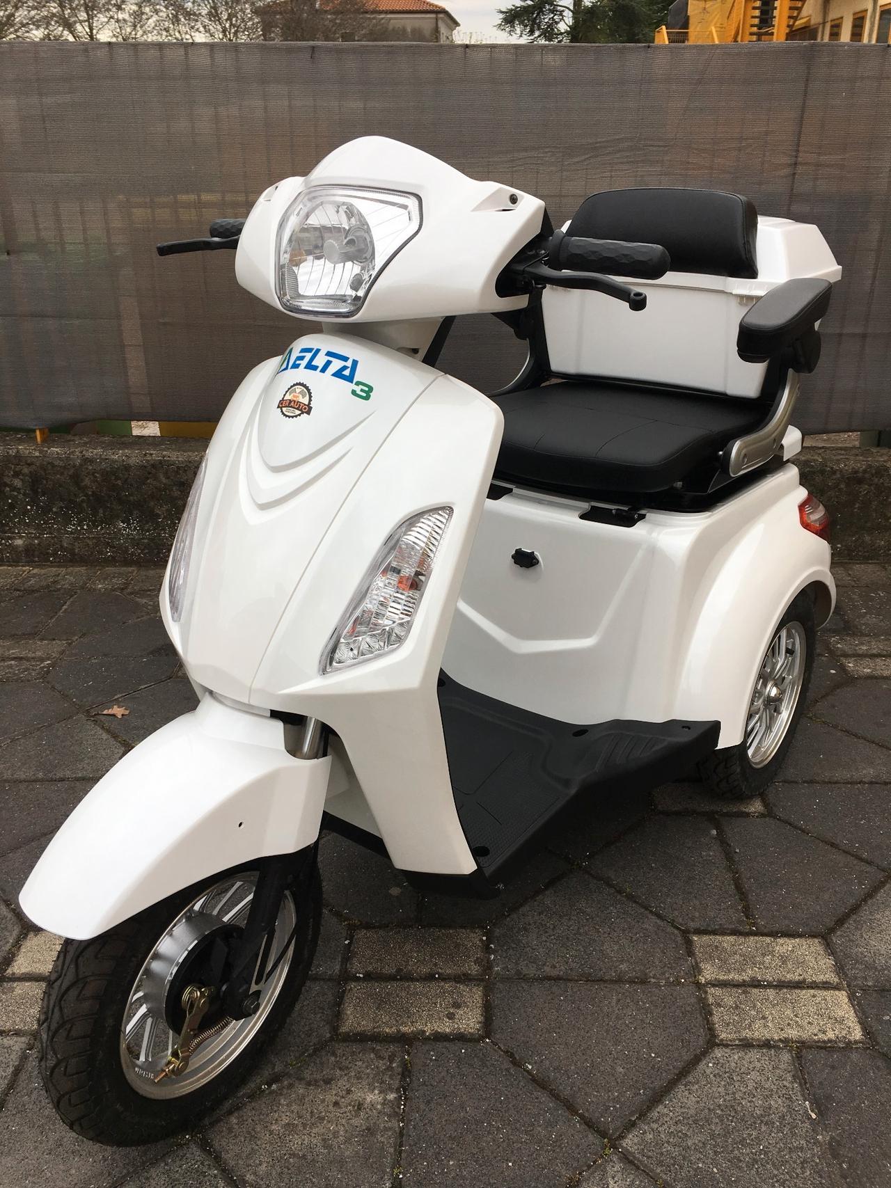 DELTA3 Scooter elettrico per anziani/disabili