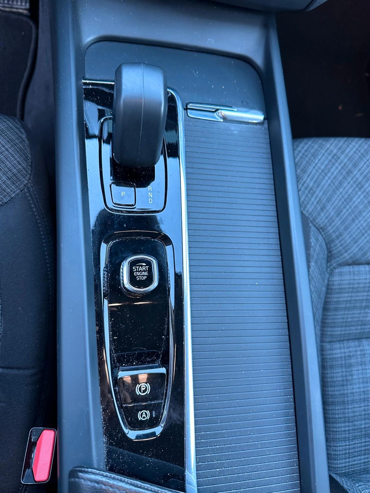 Volvo XC 60 XC60 B4 (d) AWD automatico Core GRANDINATA