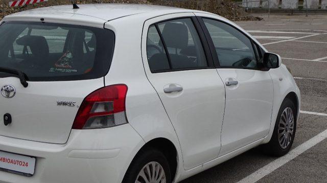TOYOTA Yaris 1.300 100 cv, 5 porte, versione "Sol", Garanzia..
