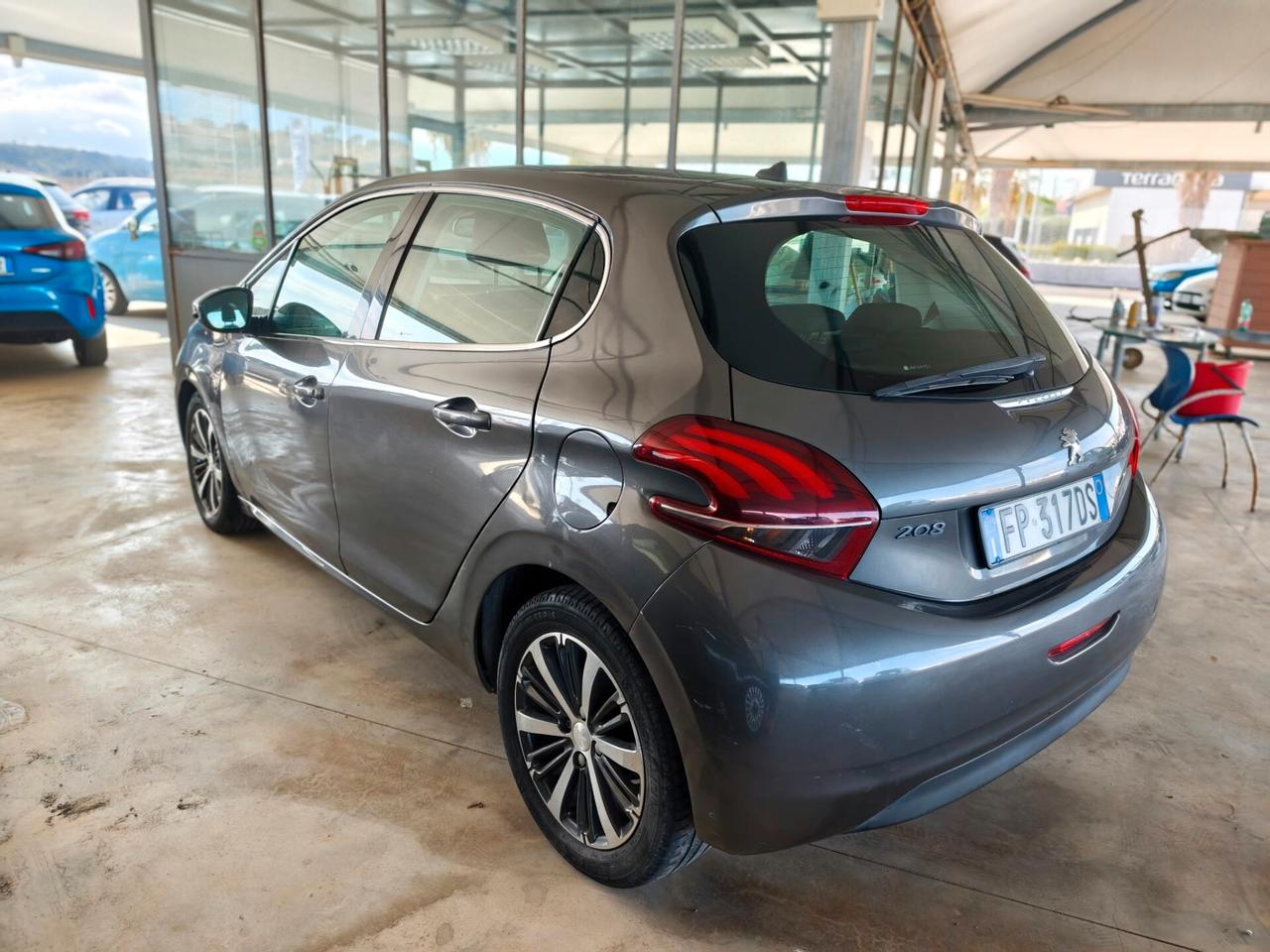 Peugeot 208 BlueHDi 100 S&S 5 porte Allure PARI AL NUOVO