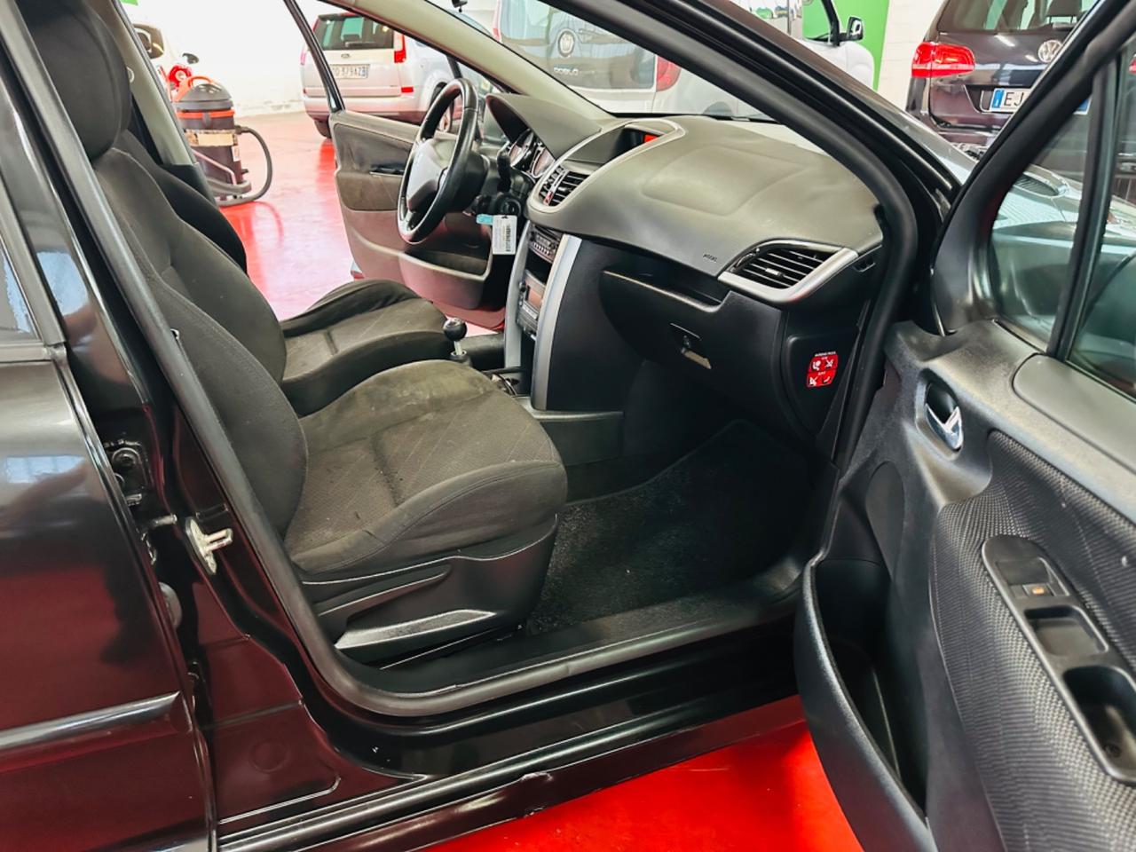 Peugeot 207 1.6 HDi 90CV 5p. XS Sporting