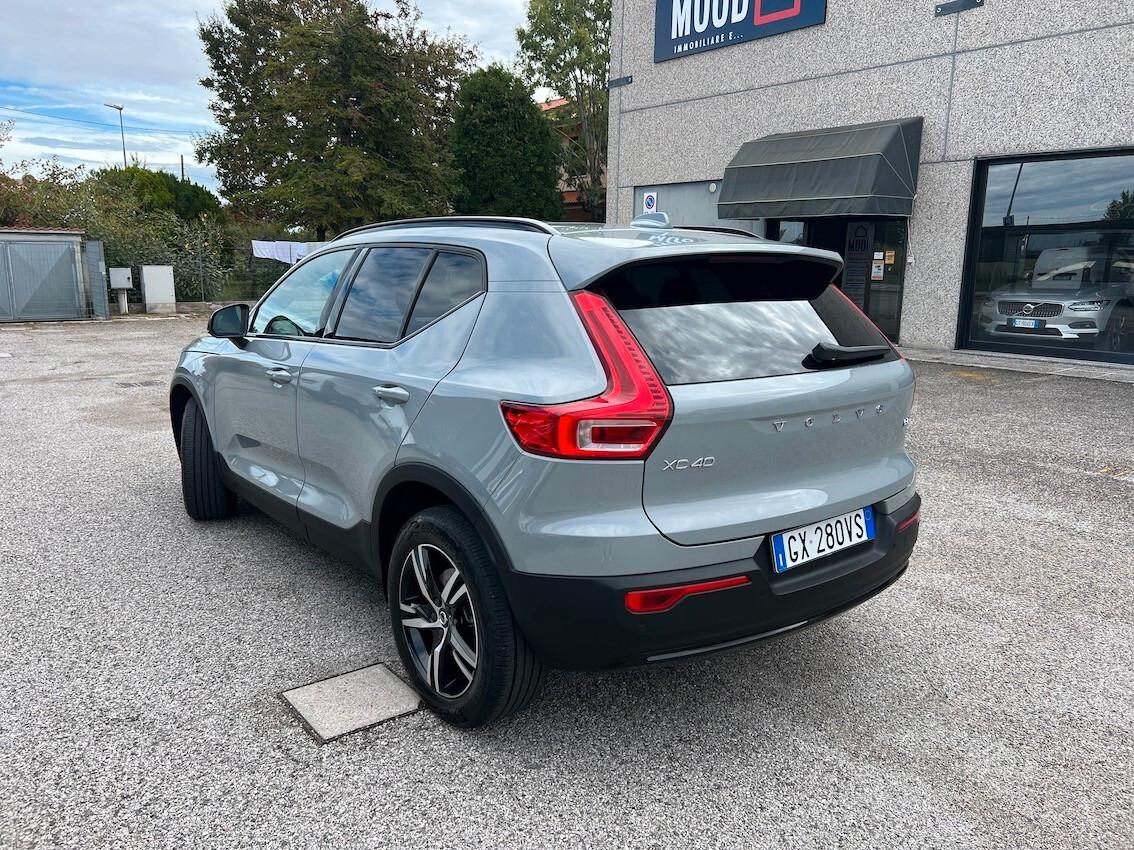 Volvo XC40 2.0 b3 Plus Black Edition auto - Tetto Apribile FULL OPTIONAL!!!