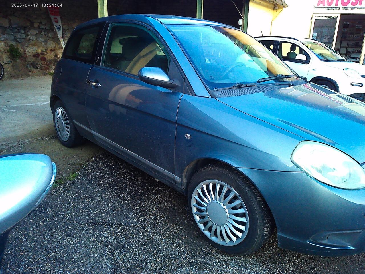 Lancia Ypsilon 1.4 Argento