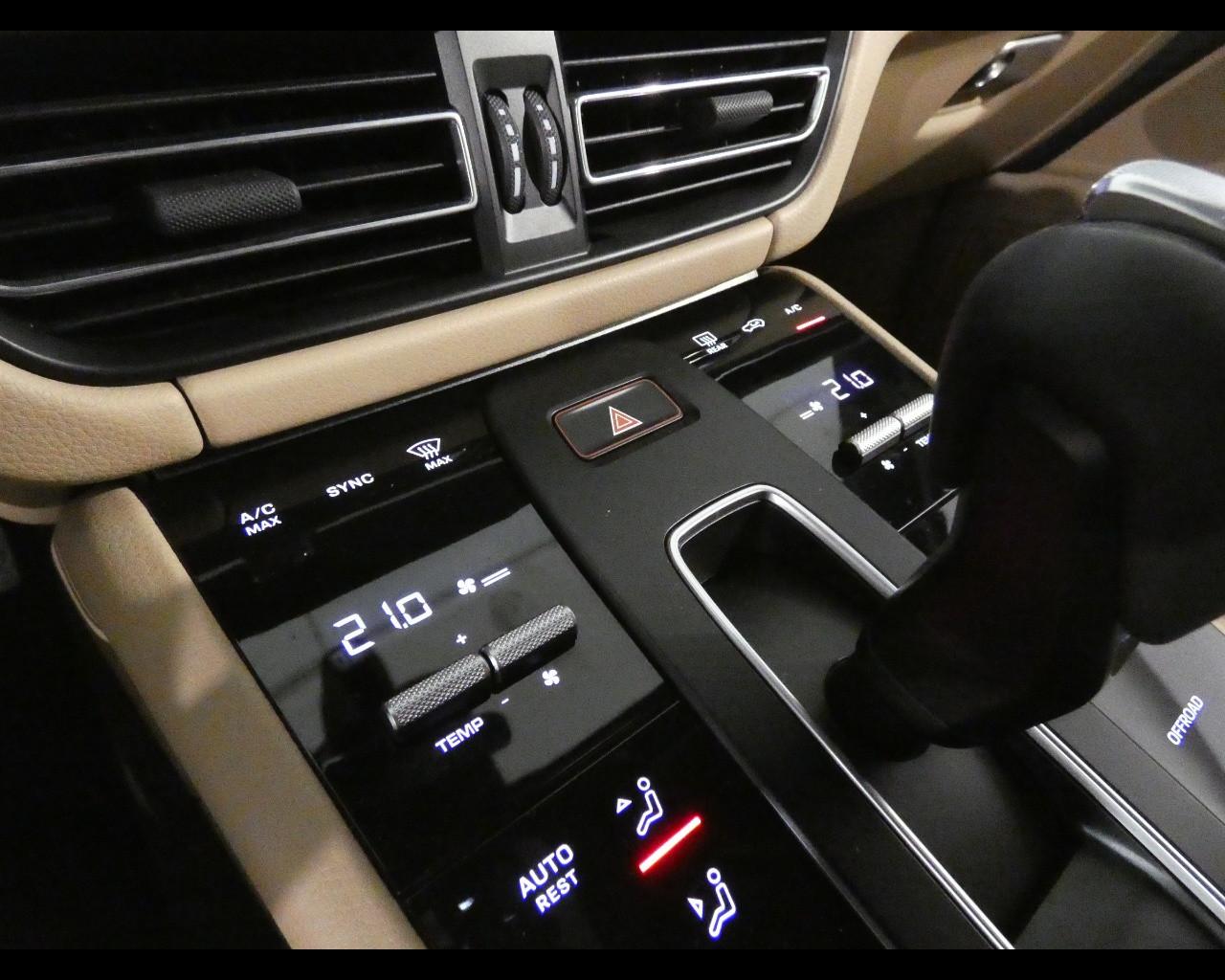 PORSCHE Macan - 2.0