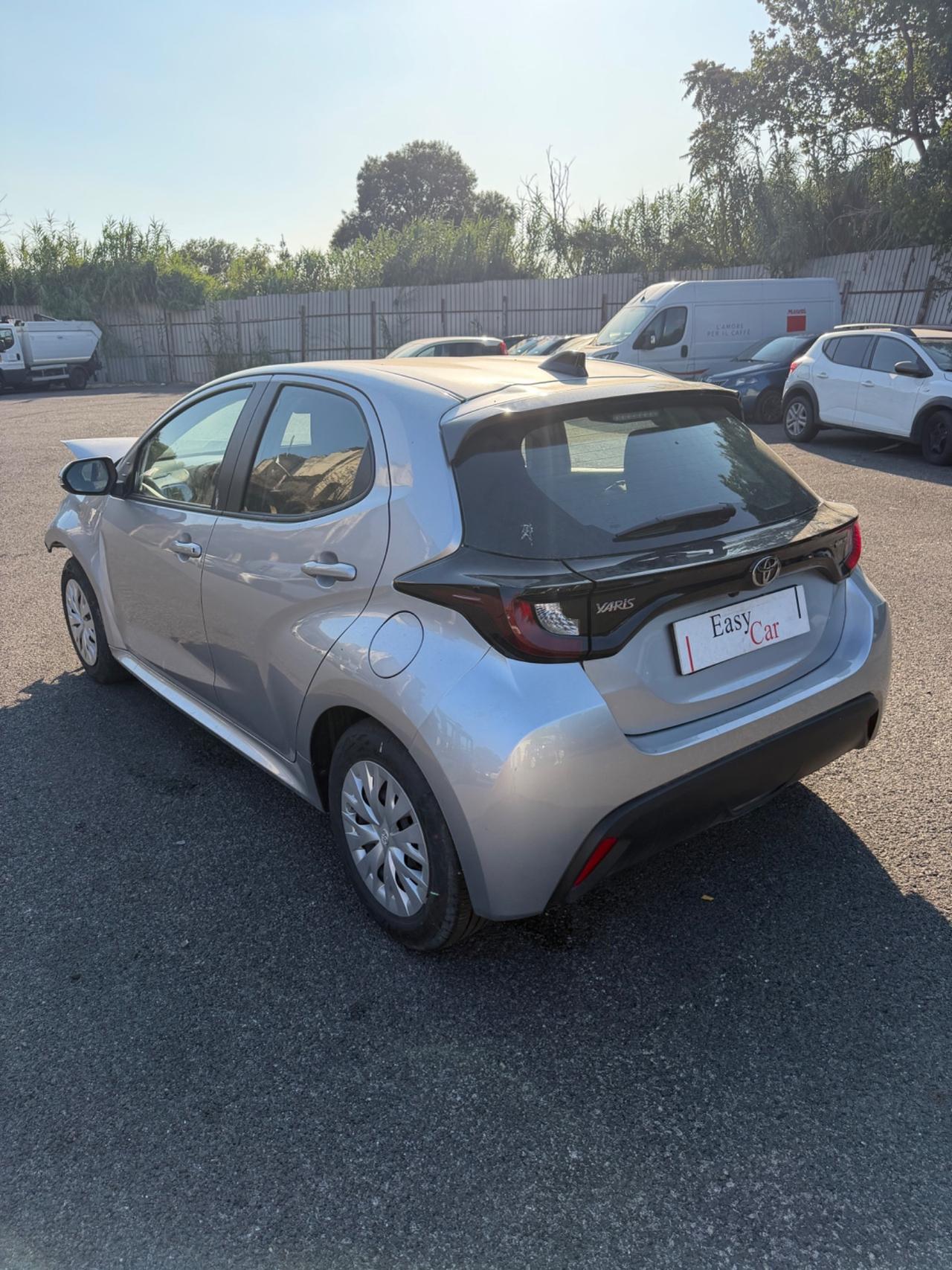 Toyota Yaris 1.5 Hybrid SINISTRATA