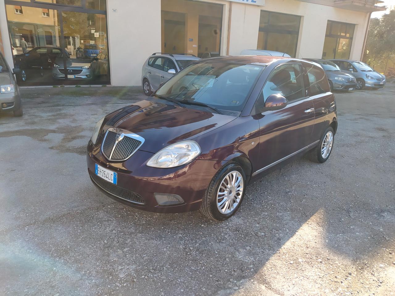 Lancia Ypsilon 1.3 MJT 75 CV Elle Neopatentati