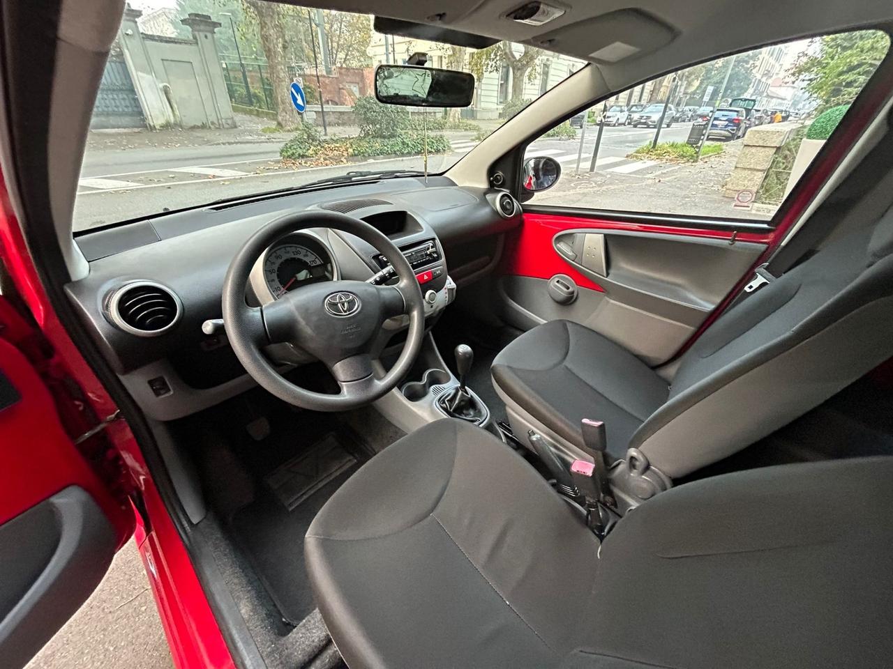 Toyota Aygo 1.0 Sol 5p 68cv NEOPATENTATI!!!